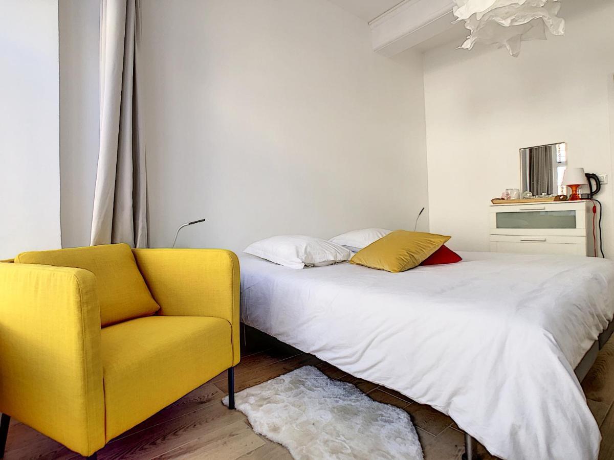 Chambre De Charme A โซลิเยอ ภายนอก รูปภาพ